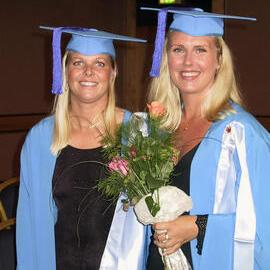 2001 Graduation Ceremony Sweden 100-0019